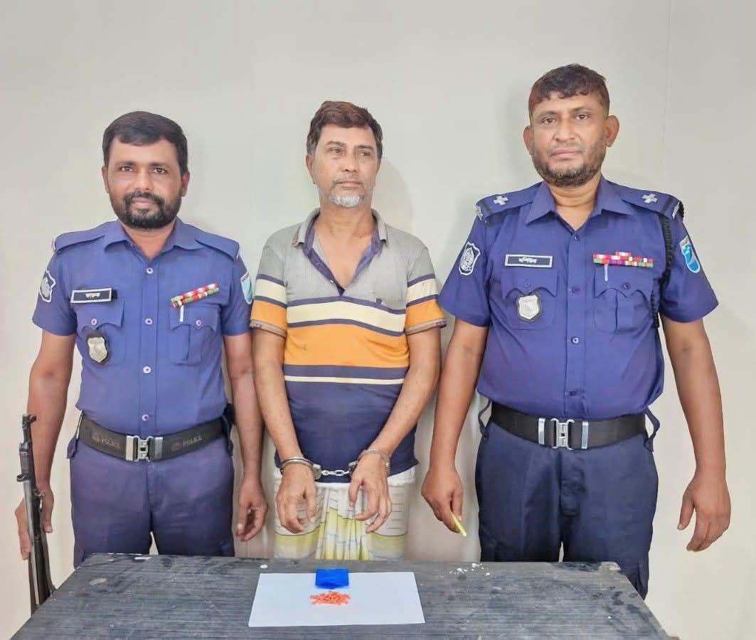 ফতুল্লায় ১৫৫ পিস ইয়াবাসহ মাদক ব্যবসায়ী গ্রেপ্তার