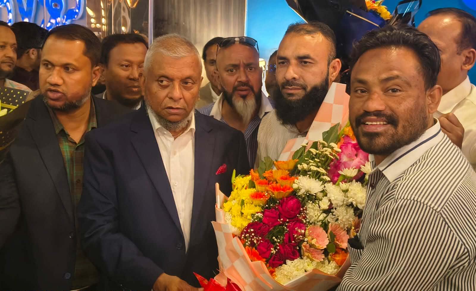 প্রবাসী কল্যাণ মন্ত্রীর সঙ্গে বাংলাদেশ সেন্ট্রাল প্রেস ক্লাবের নেতৃবৃন্দ সৌজন্য সাক্ষাৎ