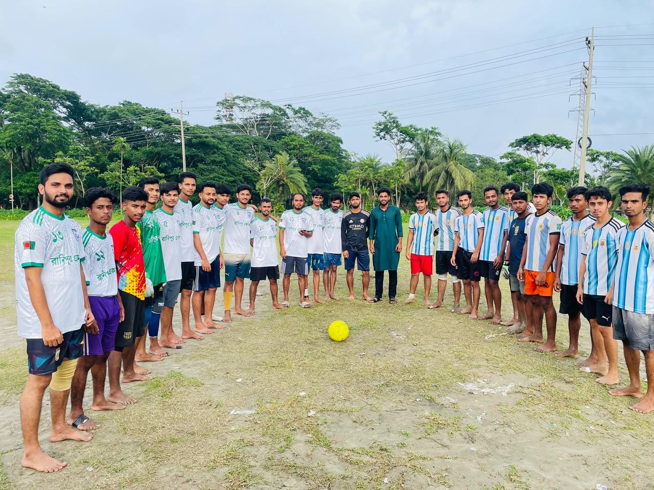 পিরোজপুরে প্রীতি ফুটবল ম্যাচে রানীপুর একাদশের দাপুটে জয়
