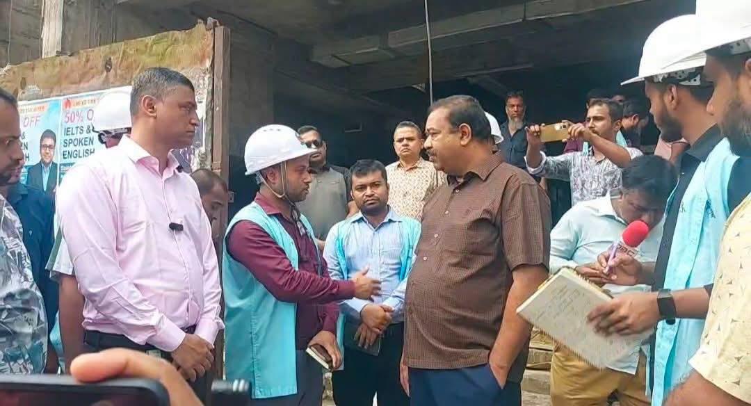 কুমিল্লা কান্দিরপাড়ে নকশাবহির্ভূত ভবন নির্মাণের অভিযোগে সিলভার আলী ও কাজী টাওয়ারের কাজ বন্ধের নির্দেশ