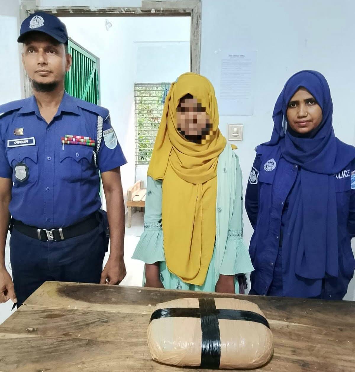 সোনারগাঁওয়ে ১ কেজি গাঁজাসহ কিশোরী আটক