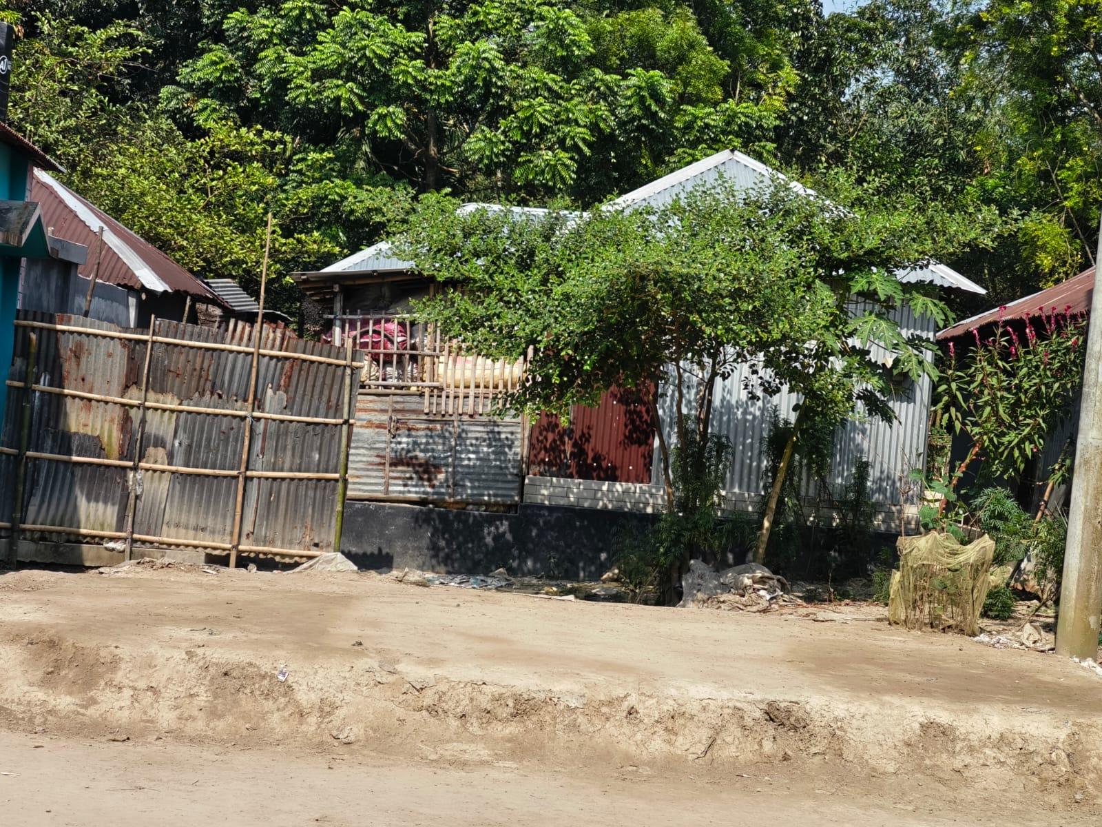 সংযুক্ত ছবি