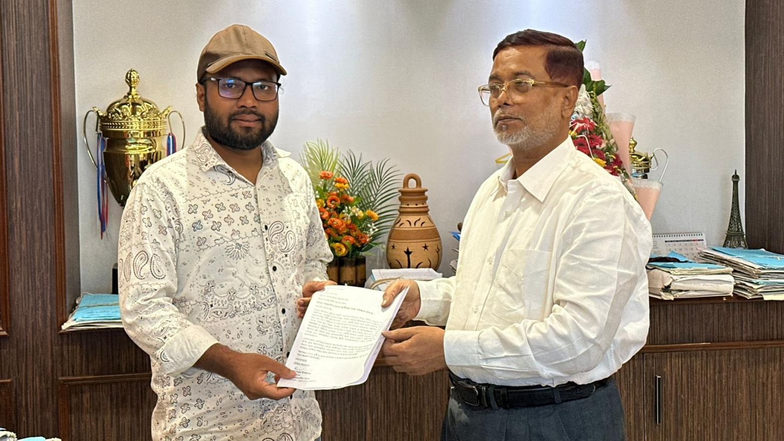 দূষণে বাবুরাইল-কাশীপুর লেক: প্রশাসকের দ্বারস্থ সাংবাদিক রাশেদ