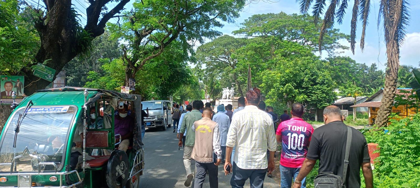 নিরাপদ খাদ্য ও পরিবেশ আইনে পাবনায় মোবাইল কোর্টের অভিযান