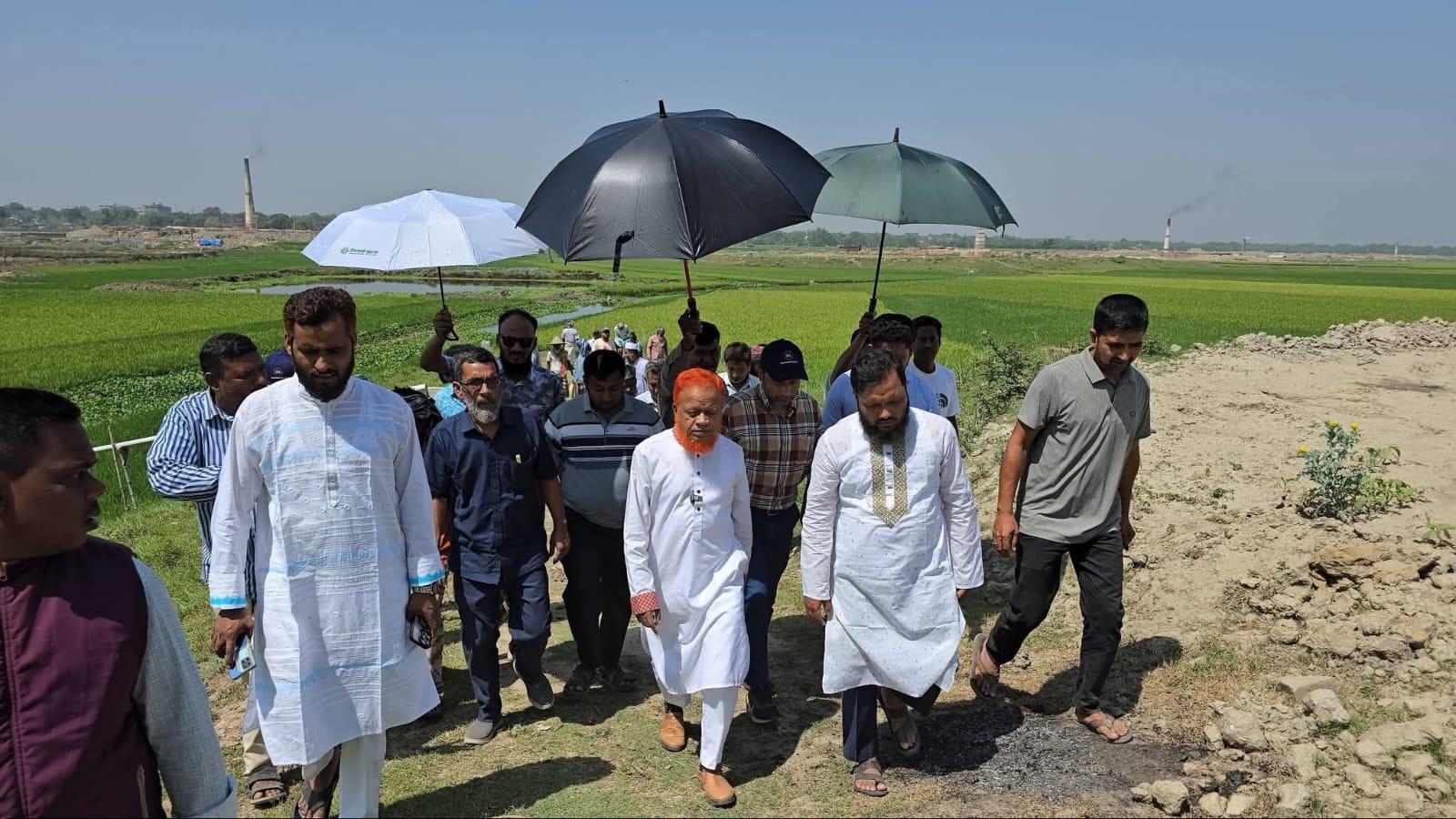 সেচ সংকট নিরসনে তৎপর এমপি বুলবুল পাউবো কর্মকর্তাদের নিয়ে সরজমিন পরিদর্শন ও তদারকি নির্দেশ।