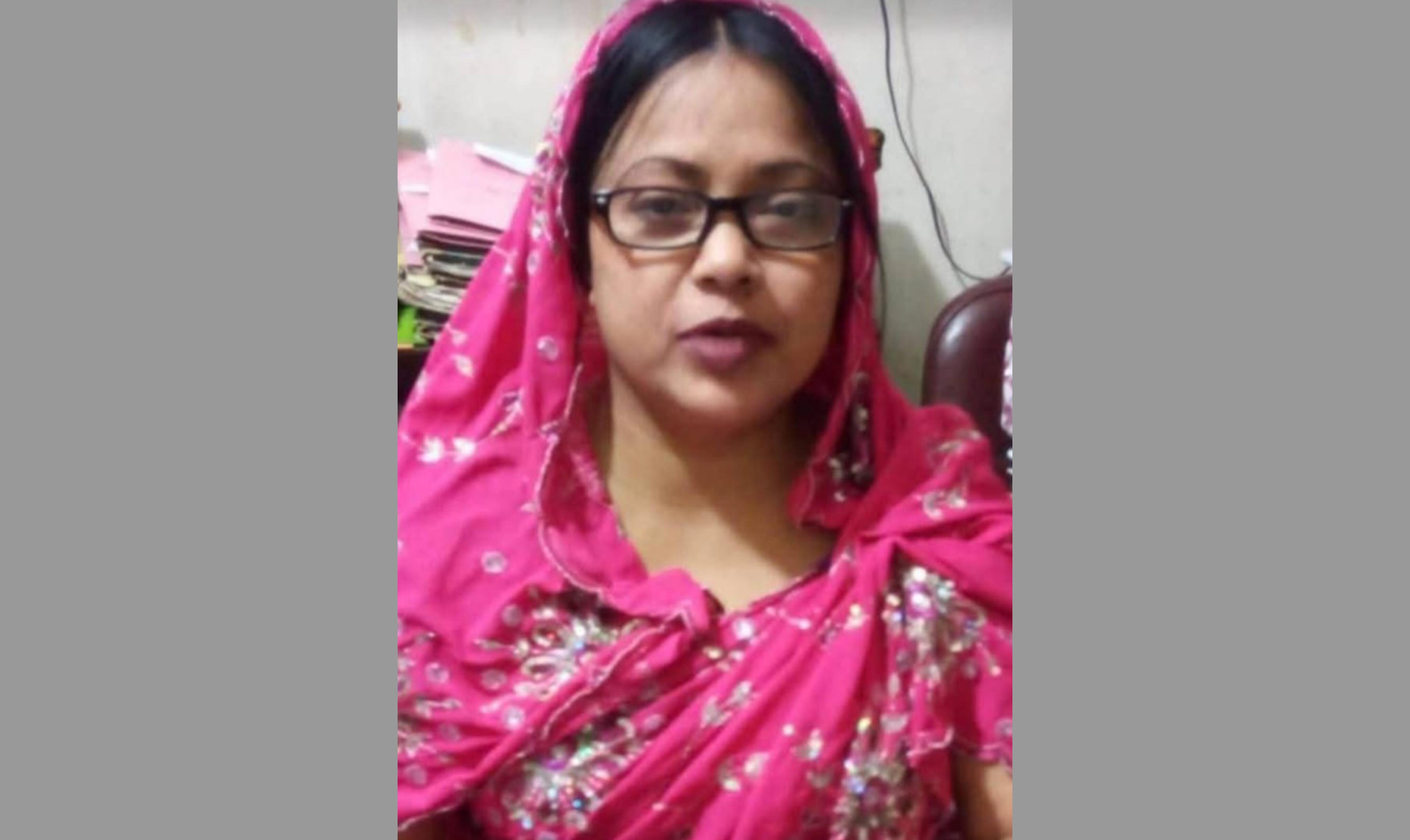 সংরক্ষিত নারী আসনকে ঘিরে রাজনৈতিক অঙ্গনে আলোচনার কেন্দ্রবিন্দুতে উঠে এসেছেন অ্যাডভোকেট আজমিরি বেগম ছন্দা।