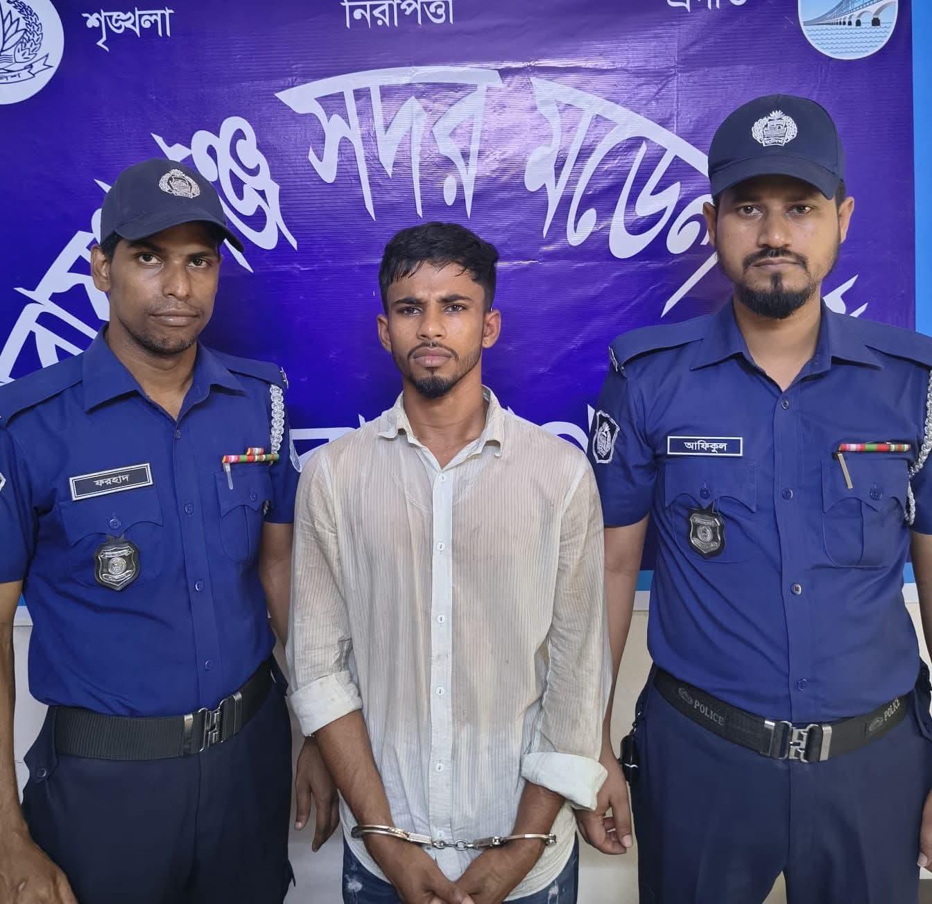 নারায়ণগঞ্জে পুলিশ সদস্যের অস্ত্র ছিনতাই মামলায় আরও এক আসামি গ্রেফতার