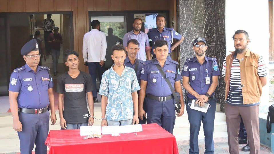 নারায়ণগঞ্জে পুলিশের বিশেষ অভিযানে গ্রেফতার ৯৭, মাদক ব্যবসায়ী ১২