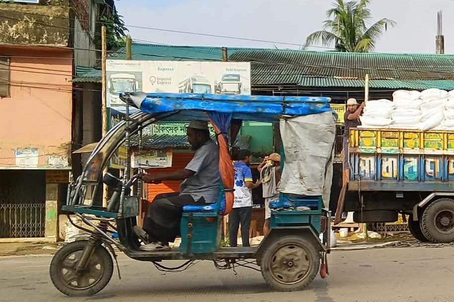টেকনাফে কৃত্রিম সার সংকটের জন্য উপজেলা কৃষি প্রশাসনকে দায়ী করছেন ভুক্তভোগীরা